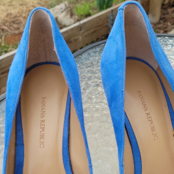 Banana Republic Bright Cobalt Blue Suede Pointed-Toe Pumps - Picture 10 of 17
